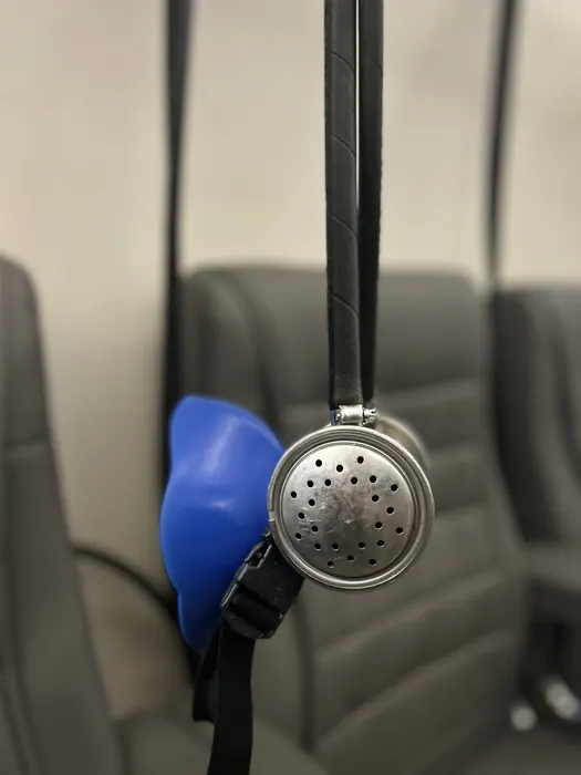 Detalhe da máscara reguladora de oxigênio usada durante a sessão